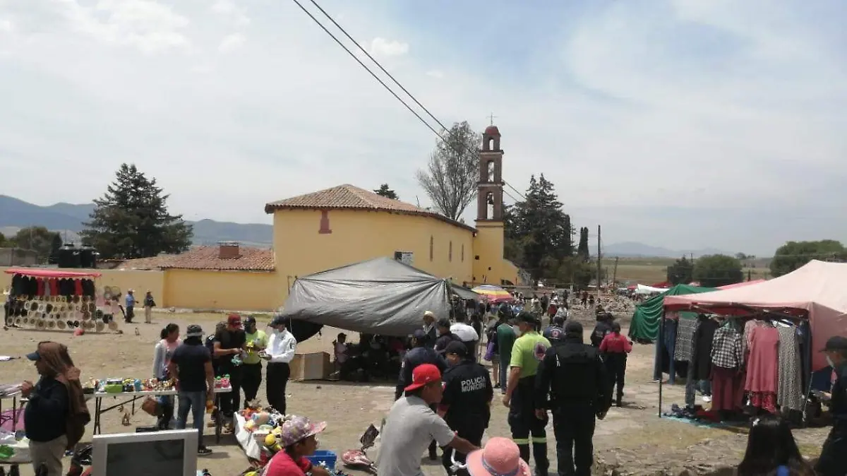 Comerciantes de la zona indígena se reúsan a removerse del tianguis en Barrio IV.Foto Cortesía Gobierno Amealco.